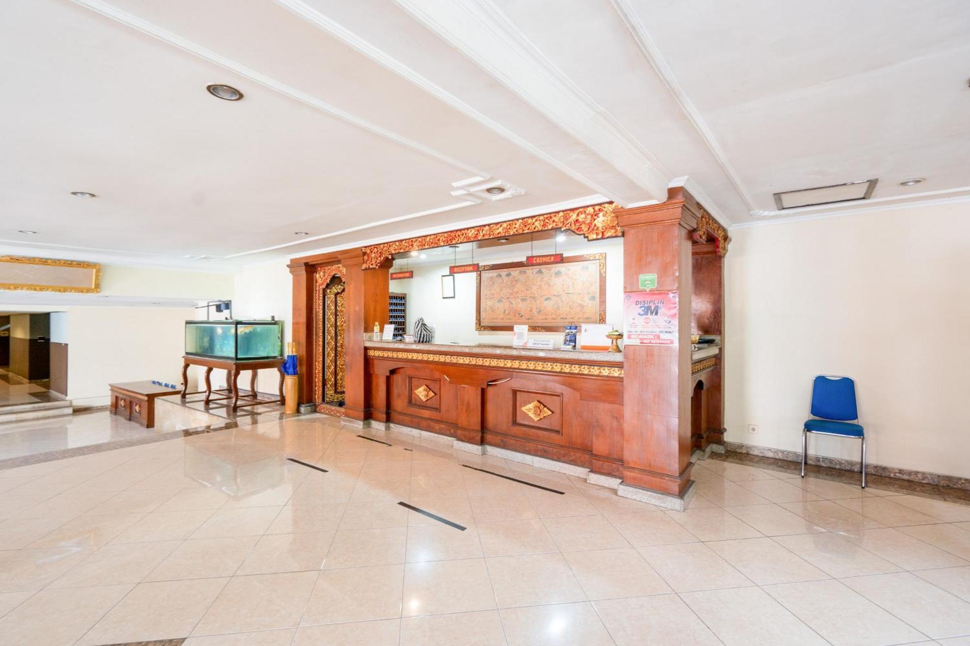 Reddoorz Plus At Mahajaya Hotel Denpasar Ngoại thất bức ảnh