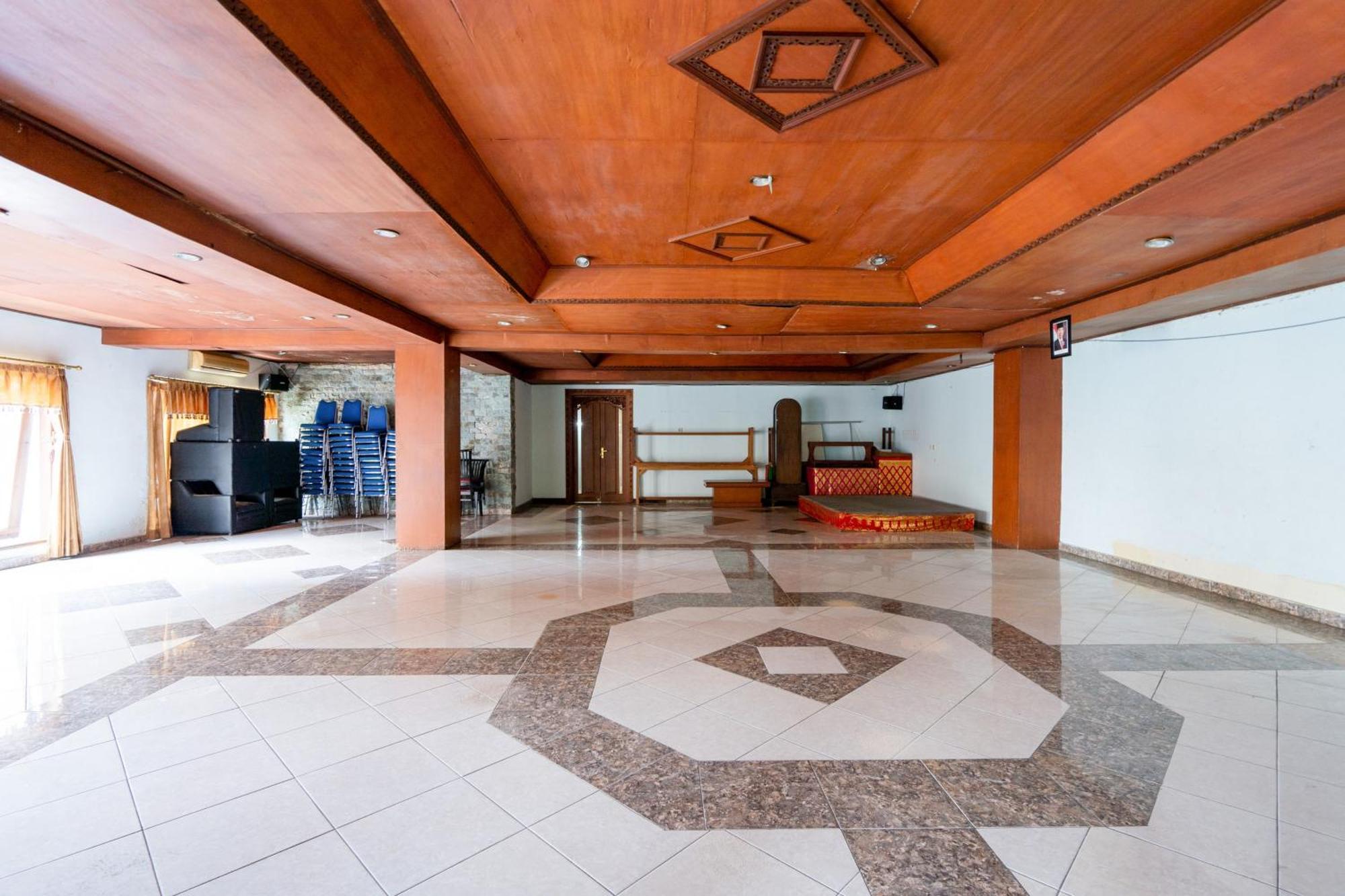 Reddoorz Plus At Mahajaya Hotel Denpasar Ngoại thất bức ảnh