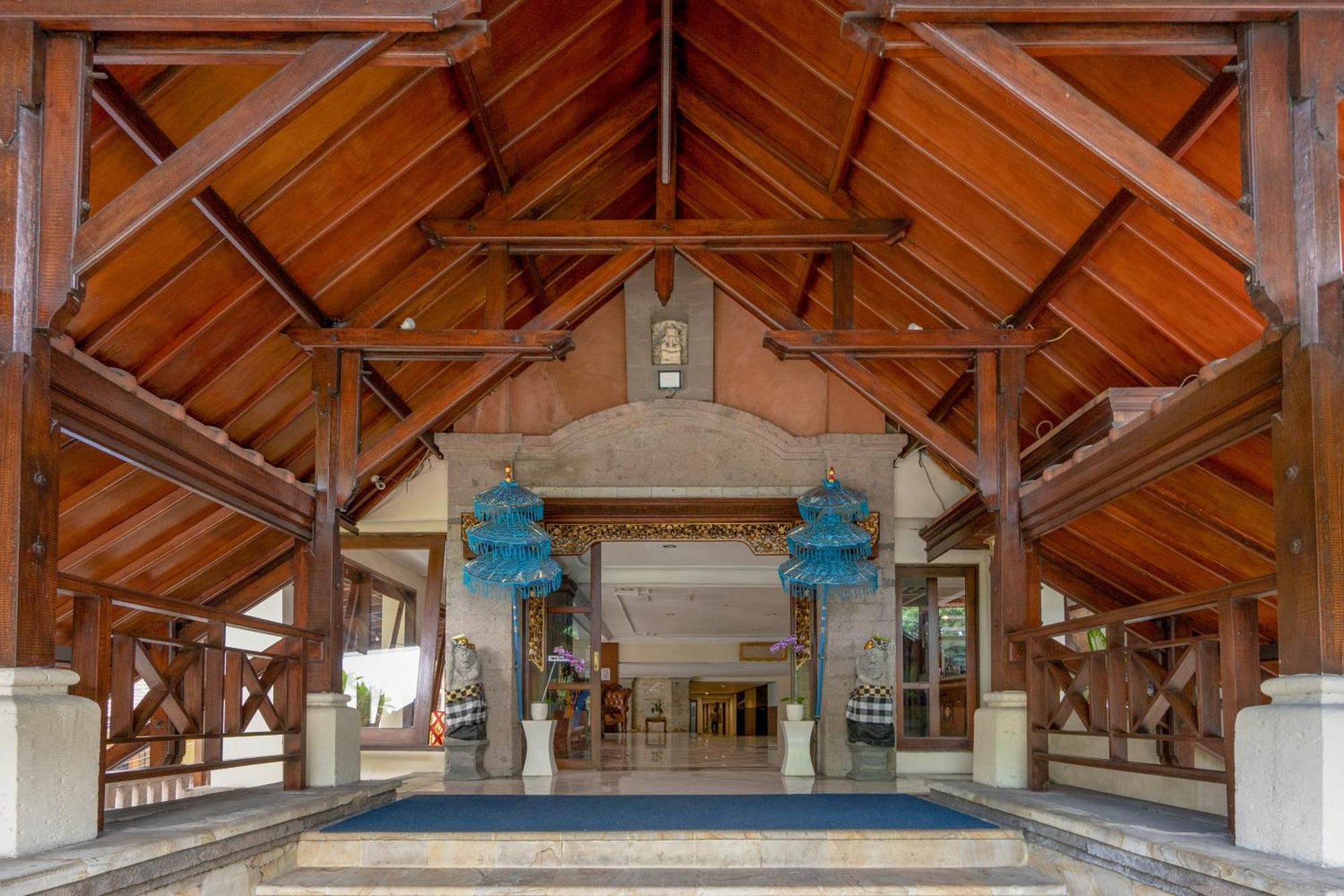 Reddoorz Plus At Mahajaya Hotel Denpasar Ngoại thất bức ảnh