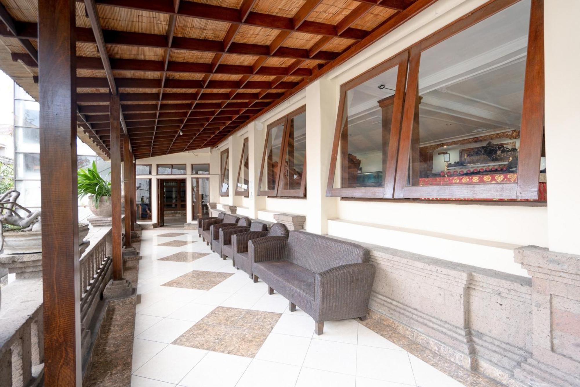 Reddoorz Plus At Mahajaya Hotel Denpasar Ngoại thất bức ảnh
