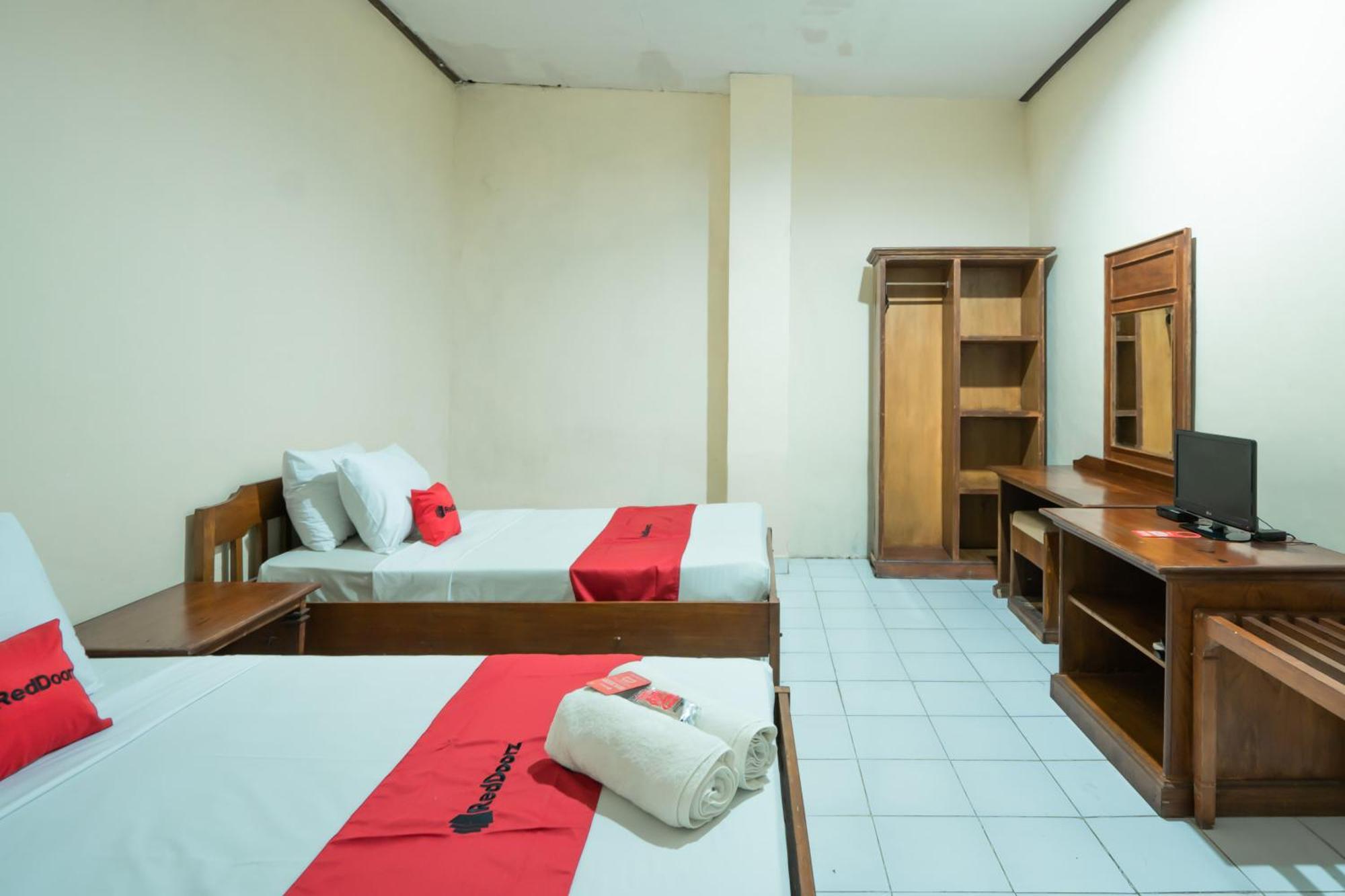Reddoorz Plus At Mahajaya Hotel Denpasar Ngoại thất bức ảnh