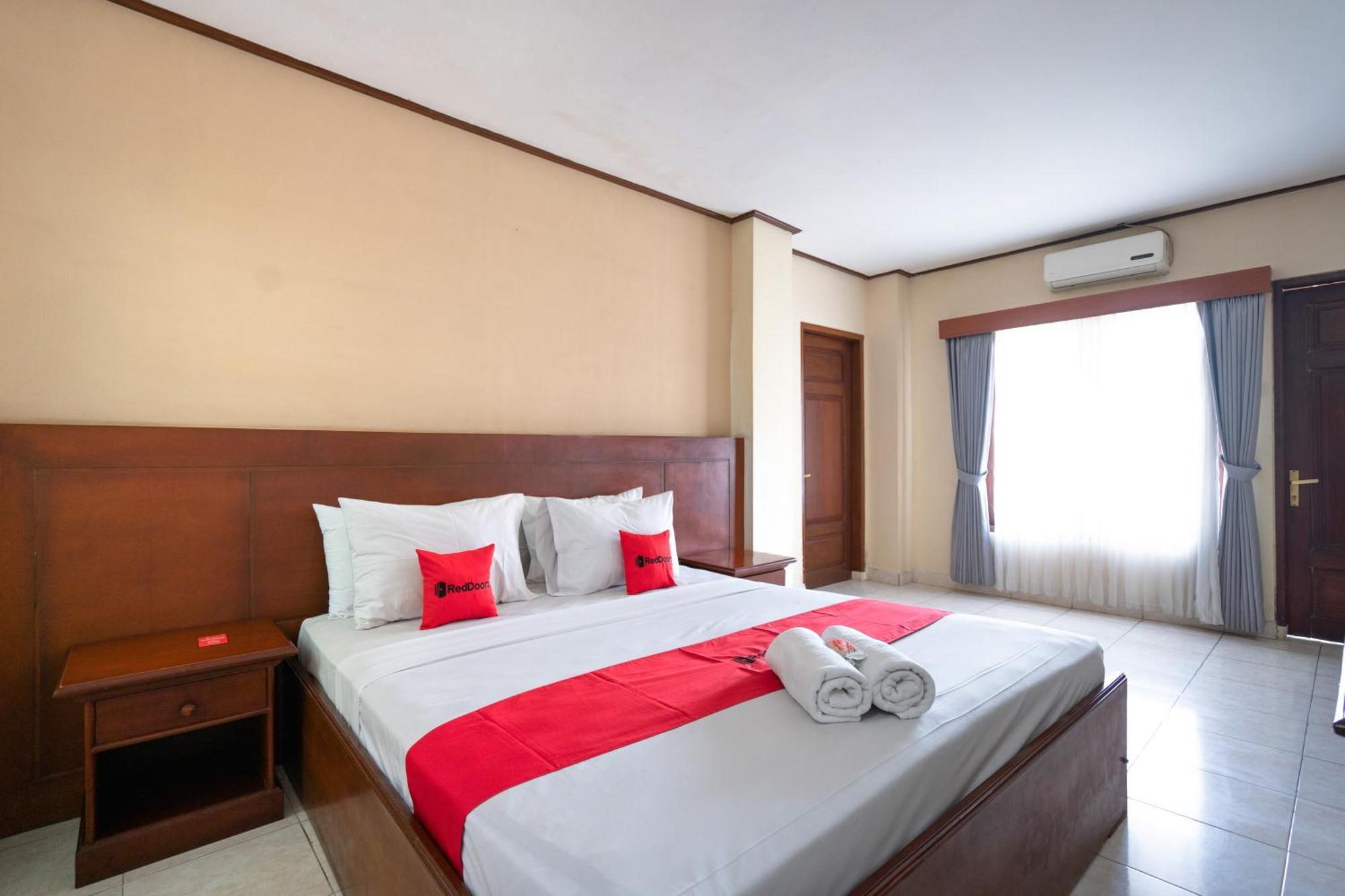 Reddoorz Plus At Mahajaya Hotel Denpasar Ngoại thất bức ảnh