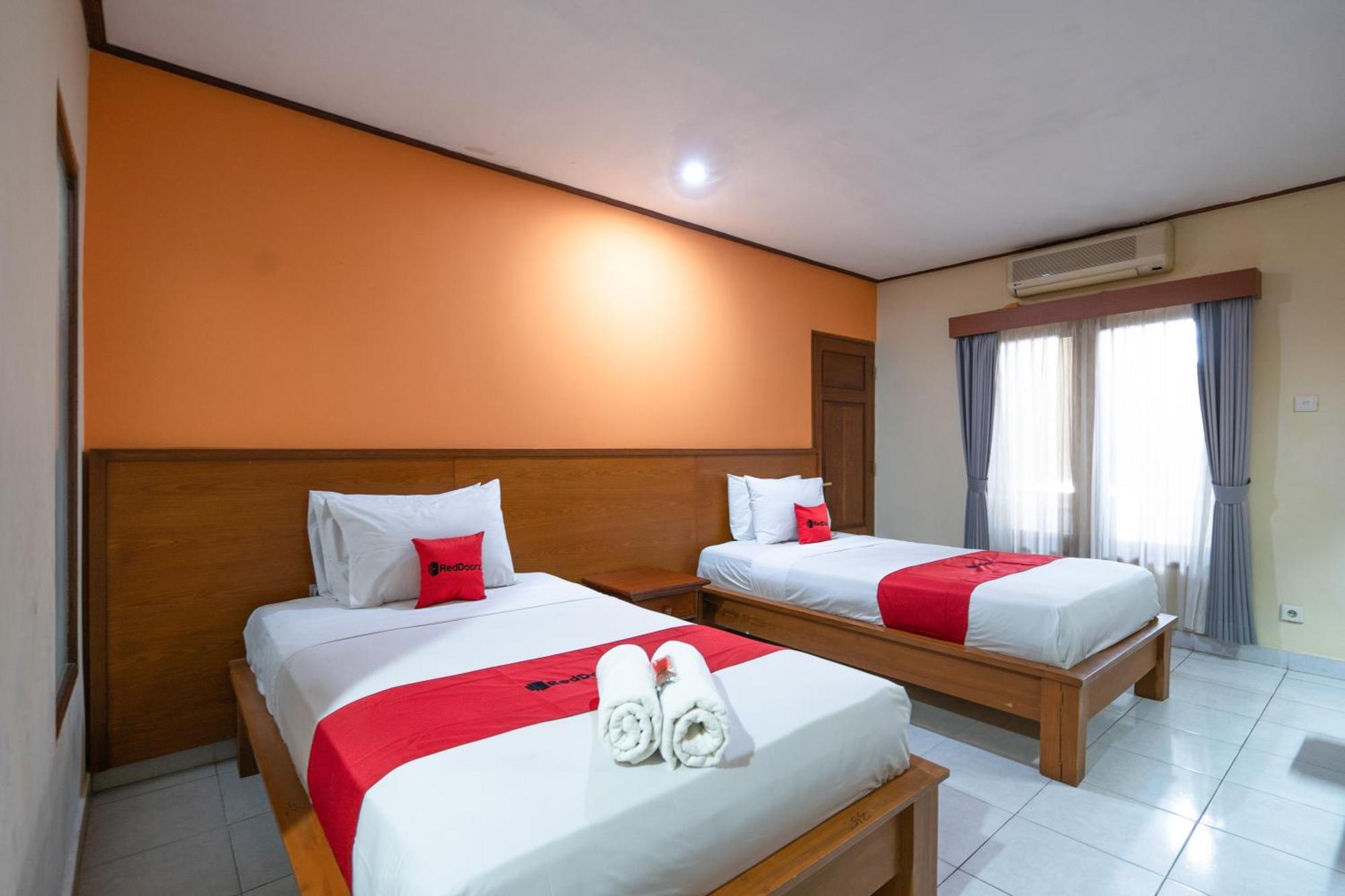 Reddoorz Plus At Mahajaya Hotel Denpasar Ngoại thất bức ảnh